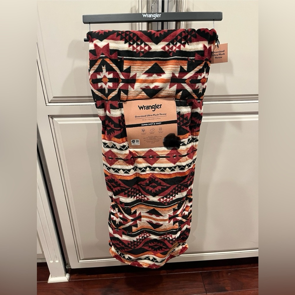 Wrangler Plush Throw Blanket with Geometric Pattern